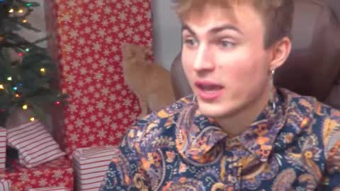 Snapshot of mattcashxxx chatting on 12.24.24 Matt Cash online show from 12.24.24