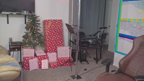 Snapshot of mattcashxxx chatting on 12.31.24 Matt Cash online show from 12.31.24