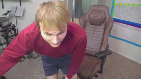 Snapshot of mattcashxxx chatting on 01.21.25 Matt Cash online show from 01.21.25