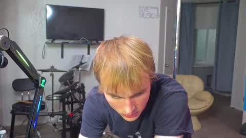 Snapshot of mattcashxxx chatting on 02.05.25 Matt Cash online show from 02.05.25