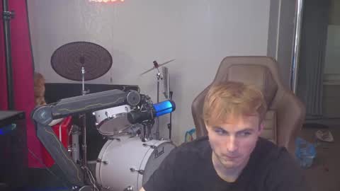 Snapshot of mattcashxxx chatting on 09.28.25 Matt Cash online show from 09.28.25