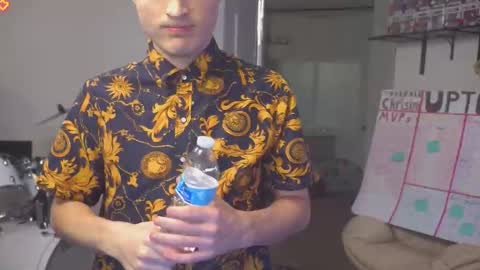 Snapshot of mattcashxxx chatting on 10.10.25 Matt Cash online show from 10.10.25