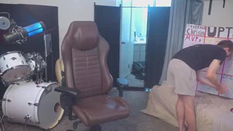 Snapshot of mattcashxxx chatting on 10.20.25 Matt Cash online show from 10.20.25