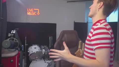 Snapshot of mattcashxxx chatting on 10.21.25 Matt Cash online show from 10.21.25