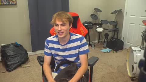 Snapshot of mattcashxxx chatting on 06.17.26 Matt Cash online show from 06.17.26