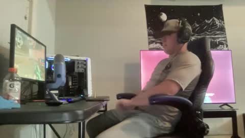 Snapshot of mattdawg13 chatting on 05.08.26 MattDawg13 online show from 05.08.26