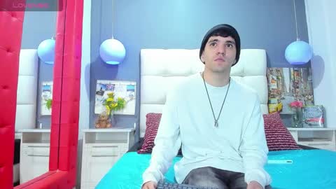 Snapshot of matteo12_ chatting on 11.02.25 ---Matteo--- online show from 11.02.25