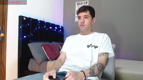 Snapshot of matteo12_ chatting on 12.03.25 ---Matteo--- online show from 12.03.25