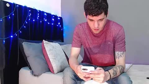 Snapshot of matteo12_ chatting on 12.16.25 ---Matteo--- online show from 12.16.25