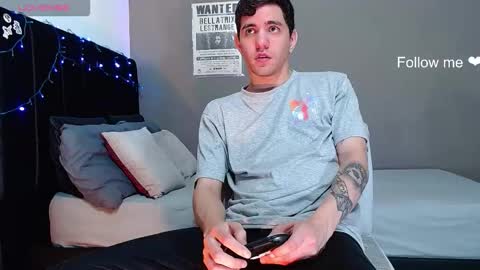 Snapshot of matteo12_ chatting on 12.21.25 ---Matteo--- online show from 12.21.25