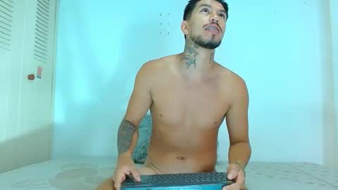 Snapshot of matteo_rreal chatting on 12.16.25 MATTEO online show from 12.16.25