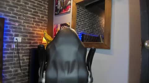 Snapshot of matteosantino chatting on 09.18.25 matteosantino online show from 09.18.25