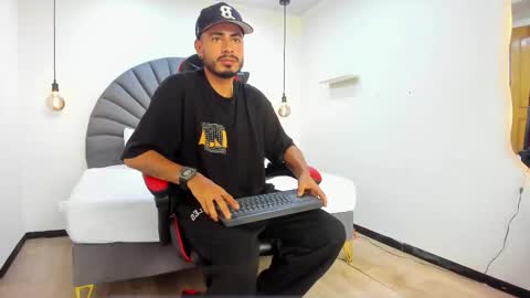 Snapshot of matthewcullenn chatting on 02.07.26 Matthew online show from 02.07.26