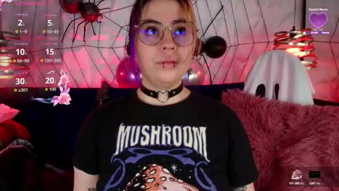Snapshot of matti_sofia chatting on 10.17.25 TATIANA  AND ROUS online show from 10.17.25