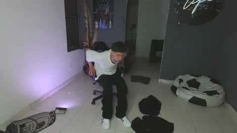 mattias     online show from 02.06.25