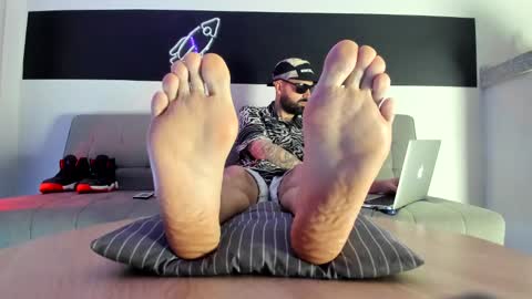 Snapshot of mattxfeet chatting on 12.31.24 Matt online show from 12.31.24