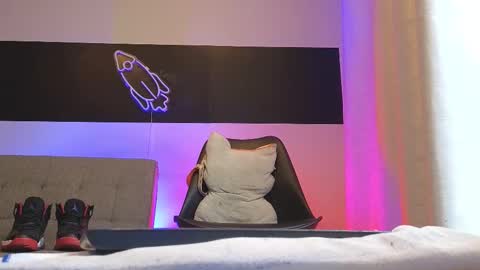 Snapshot of mattxfeet chatting on 12.22.25 Matt online show from 12.22.25