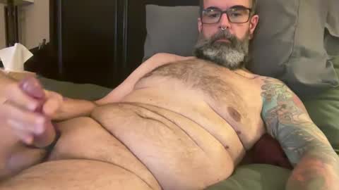 Snapshot of mattybear_76 chatting on 10.14.25 mattybear_76 online show from 10.14.25