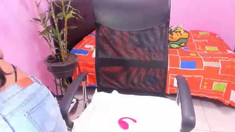 Snapshot of mature__bitch chatting on 02.25.26 call me samantha online show from 02.25.26