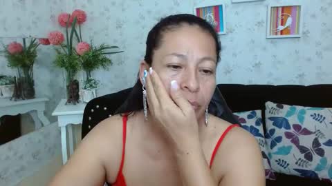 Snapshot of mature_martina_ chatting on 12.30.24 Martina online show from 12.30.24