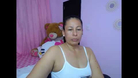 Snapshot of mature_martina_ chatting on 01.10.25 Martina online show from 01.10.25