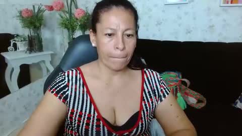Snapshot of mature_martina_ chatting on 01.21.25 Martina online show from 01.21.25
