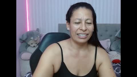 Snapshot of mature_martina_ chatting on 02.05.25 Martina online show from 02.05.25