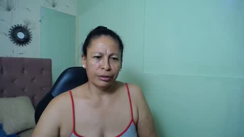 Snapshot of mature_martina_ chatting on 03.01.25 Martina online show from 03.01.25