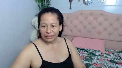Snapshot of mature_martina_ chatting on 09.28.25 Martina online show from 09.28.25