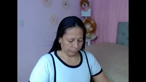 Snapshot of mature_martina_ chatting on 10.13.25 Martina online show from 10.13.25