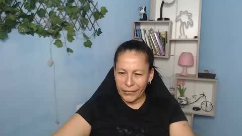 Snapshot of mature_martina_ chatting on 12.22.25 Martina online show from 12.22.25