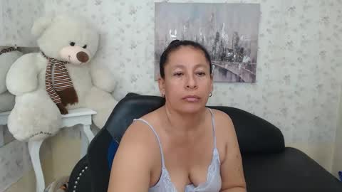 Snapshot of mature_martina_ chatting on 05.02.26 Martina online show from 05.02.26