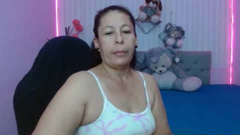 Snapshot of mature_martina_ chatting on 05.17.26 Martina online show from 05.17.26