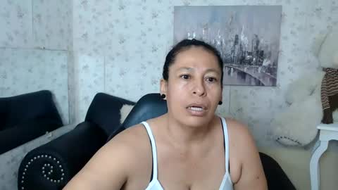 Snapshot of mature_martina_ chatting on 06.13.26 Martina online show from 06.13.26