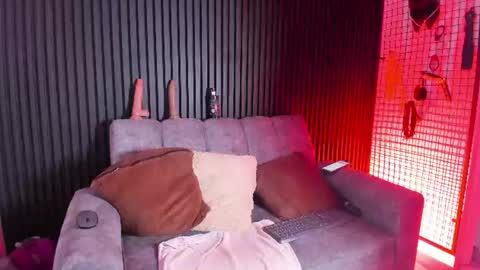 Snapshot of mature_naughty_x chatting on 06.19.26 DEBORA online show from 06.19.26