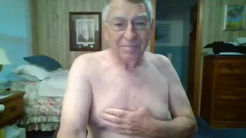 Snapshot of maturecouple1954 chatting on 03.31.26 SXECPL55 at G mail Dot Com online show from 03.31.26