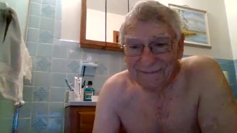 Snapshot of maturecouple1954 chatting on 04.03.26 SXECPL55 at G mail Dot Com online show from 04.03.26