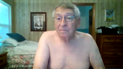 Snapshot of maturecouple1954 chatting on 04.15.26 SXECPL55 at G mail Dot Com online show from 04.15.26