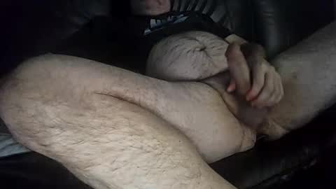 Snapshot of maturedaddy69_4u chatting on 02.25.26 count du monet online show from 02.25.26