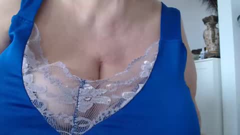 Snapshot of maturedesire chatting on 12.11.24 Desire online show from 12.11.24