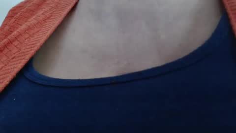 Snapshot of maturedesire chatting on 12.23.24 Desire online show from 12.23.24