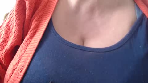 Snapshot of maturedesire chatting on 12.31.24 Desire online show from 12.31.24