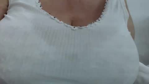 Snapshot of maturedesire chatting on 01.06.25 Desire online show from 01.06.25