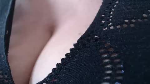 Snapshot of maturedesire chatting on 01.12.25 Desire online show from 01.12.25