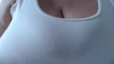 Snapshot of maturedesire chatting on 01.15.25 Desire online show from 01.15.25