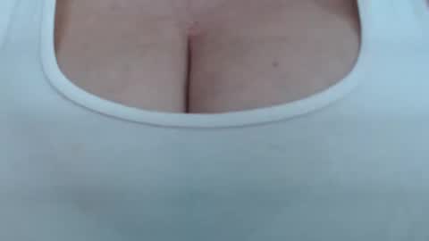 Snapshot of maturedesire chatting on 01.15.25 Desire online show from 01.15.25