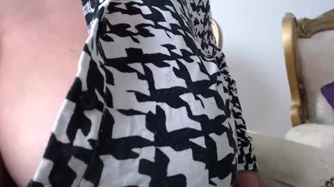 Snapshot of maturedesire chatting on 02.02.25 Desire online show from 02.02.25