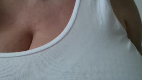 Snapshot of maturedesire chatting on 02.16.25 Desire online show from 02.16.25