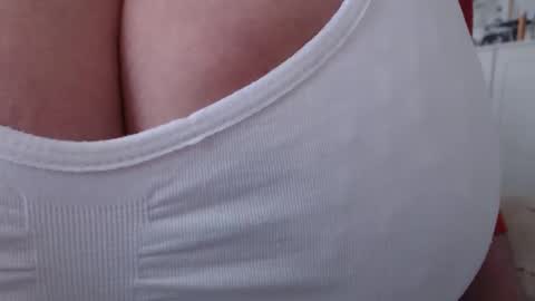 Snapshot of maturedesire chatting on 03.01.25 Desire online show from 03.01.25