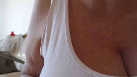 Snapshot of maturedesire chatting on 03.09.25 Desire online show from 03.09.25